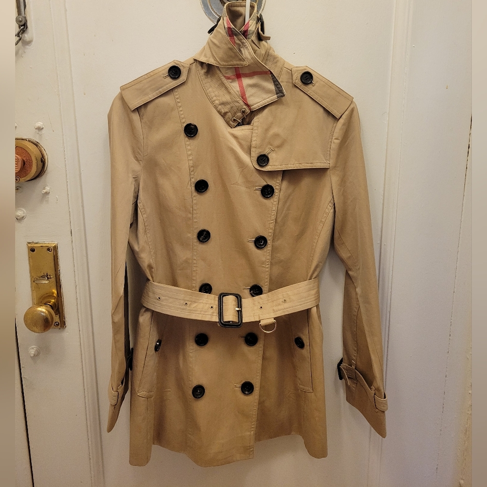Burberry London Model Sandringam  Double-Breasted Trench Coat